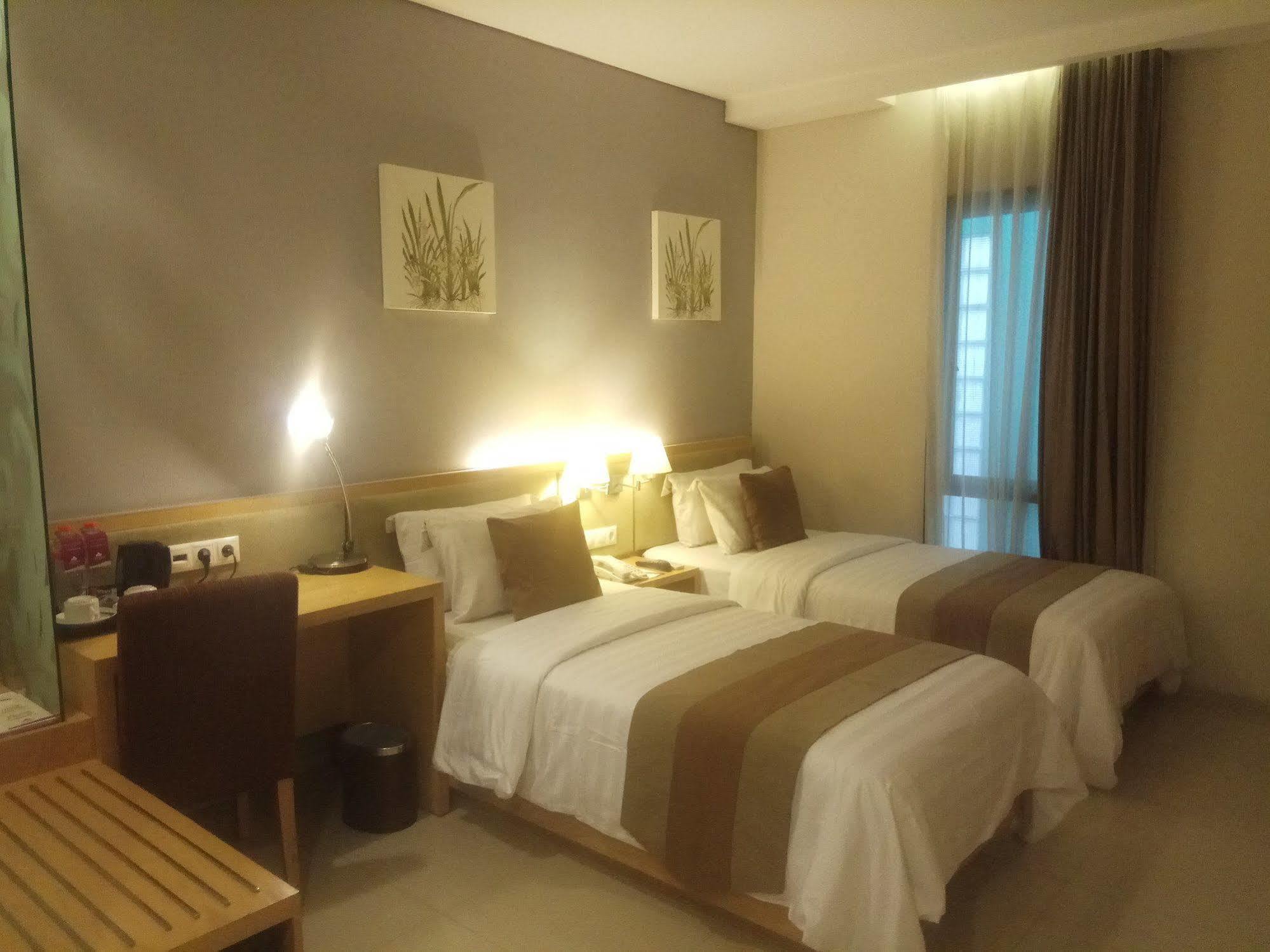 Hotel Anggrek Gandasari Bandung Exteriér fotografie